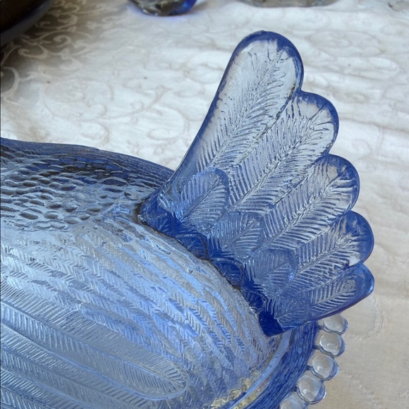 Indiana Glass Blue Hen on Nest Covered Dish with lid - Picture 4 of 13